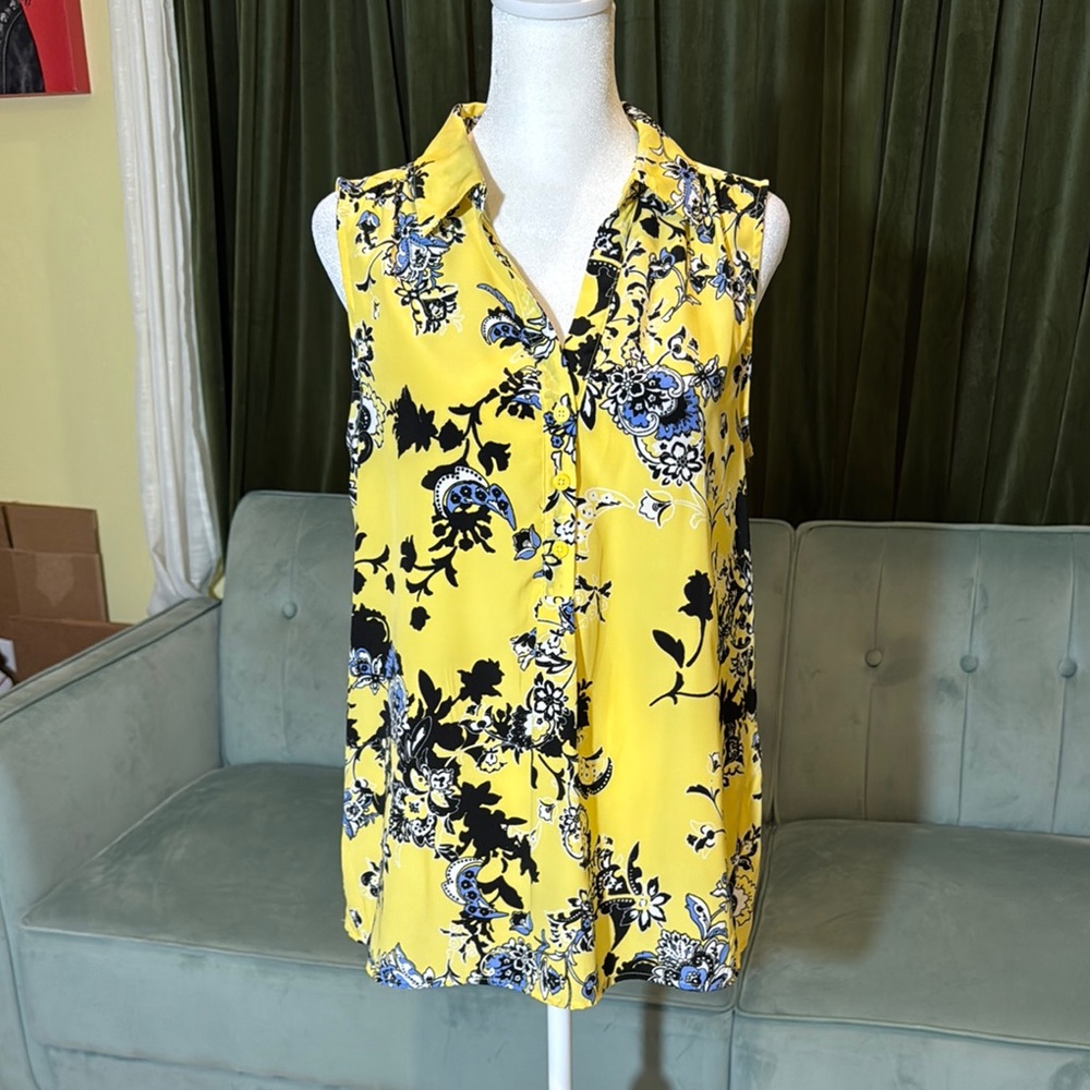Dana Buchman Vibrant Floral Button Down Shirt Notched Collar Sleeveless
